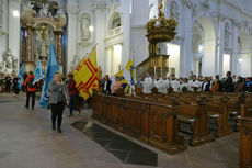 Abschlussvesper der Bischofskonferenz mit Austeilung des Bonifatiussegens (Foto: Karl-Franz Thiede)